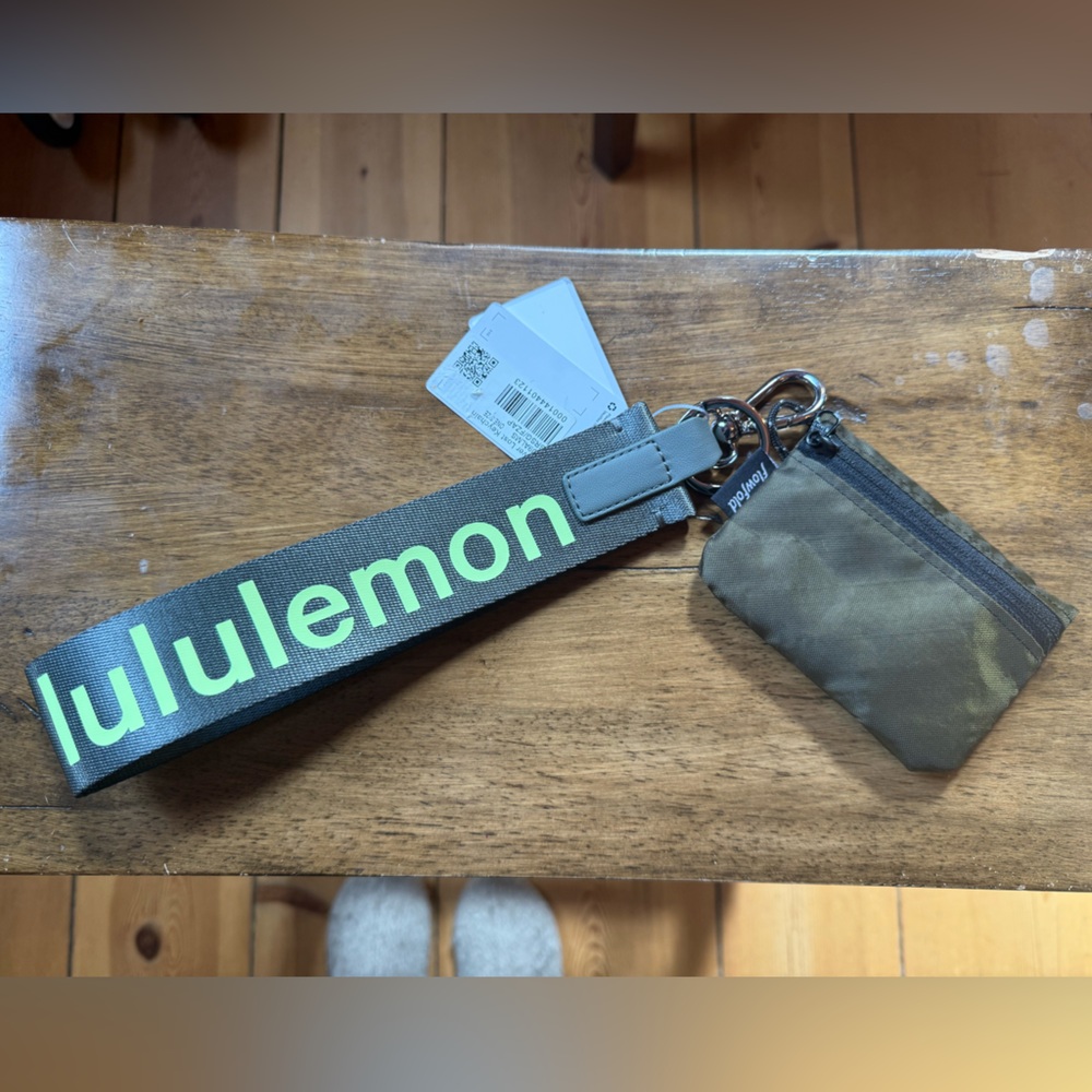 NWT Lululemon Never Lost Keychain and wallet  - Olive Green